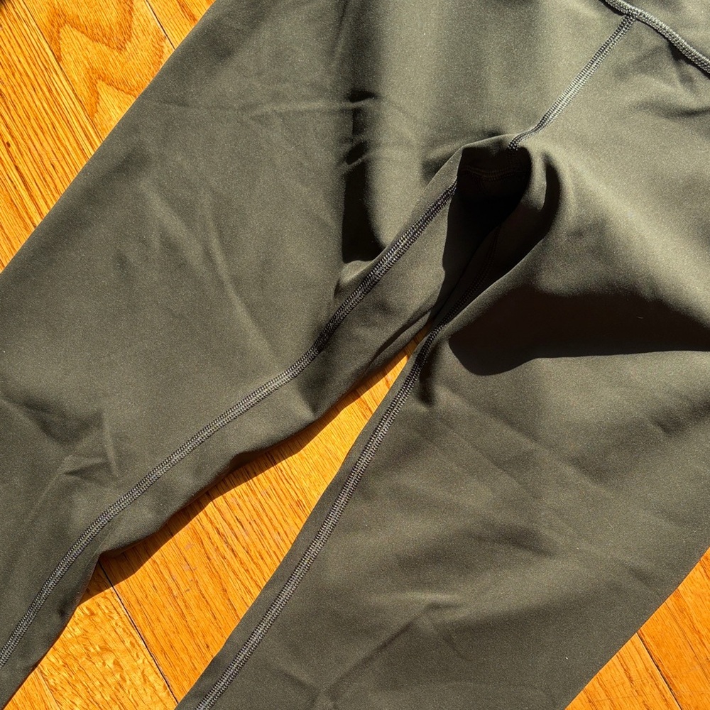 lululemon athletica Olive Cropped Leggings - Picture 4 of 6